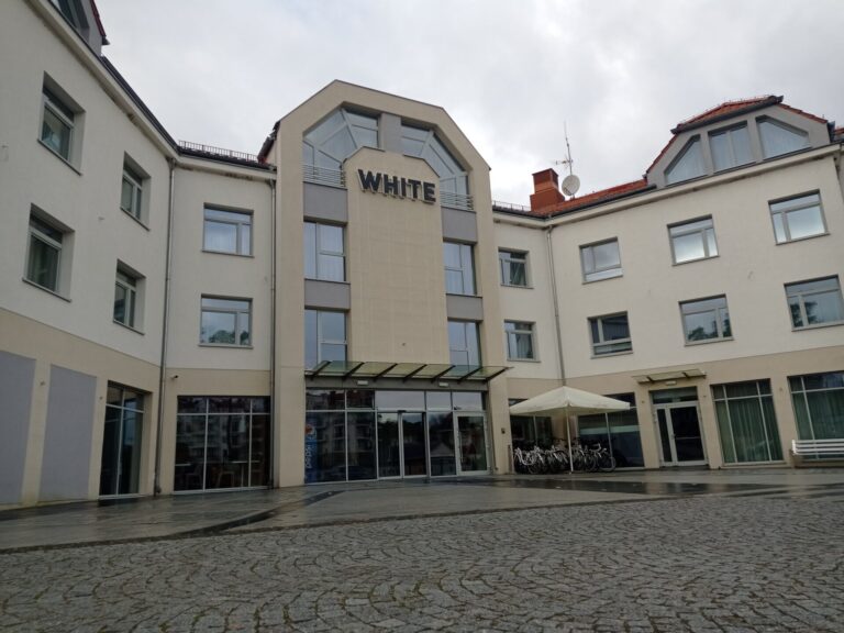 Read more about the article Hotel nad morzem przy plaży