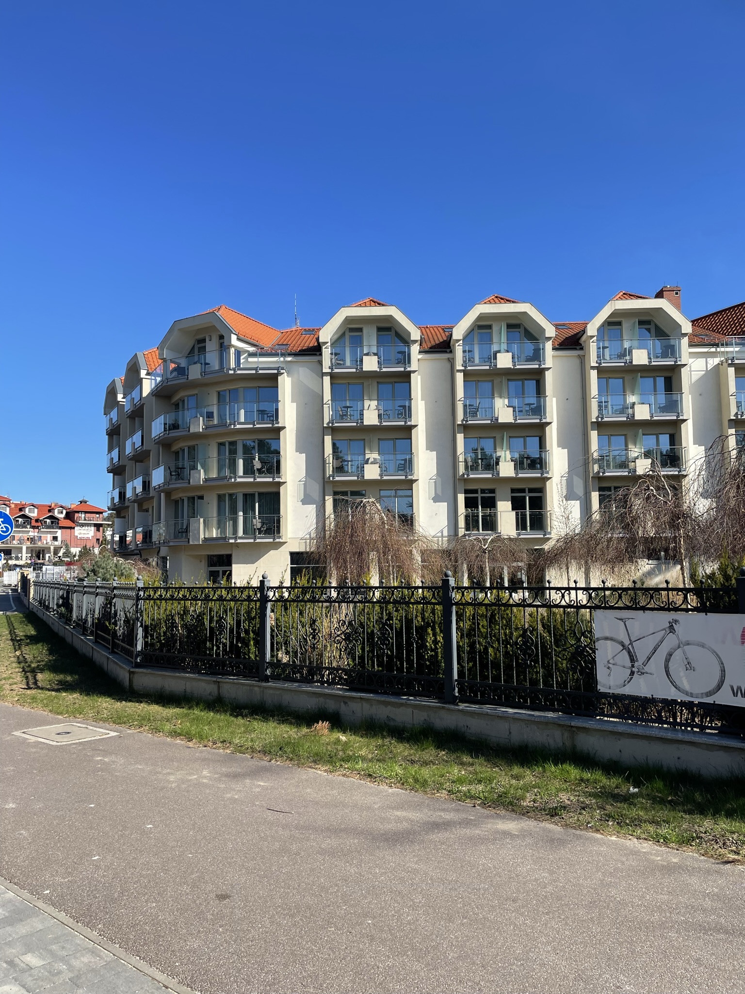 Hotel dla aktywnych Krynica Morska, hotel przy ścieżce rowerowej